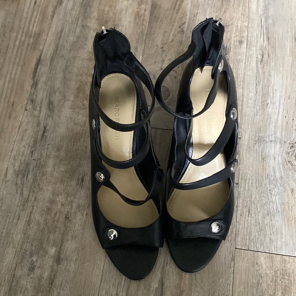 MARC FISHER BLACK LEATHER MARI JANE PUMPS - Picture 4 of 6